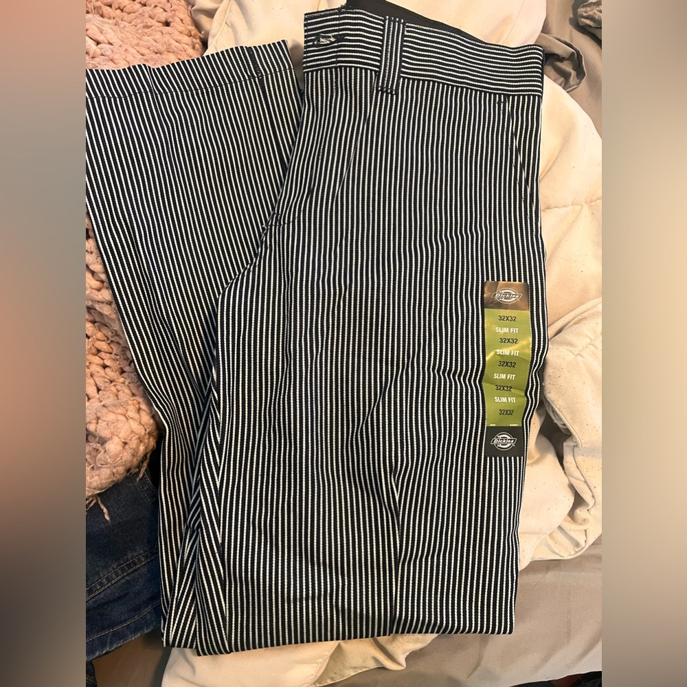 Dickies navy & white pants